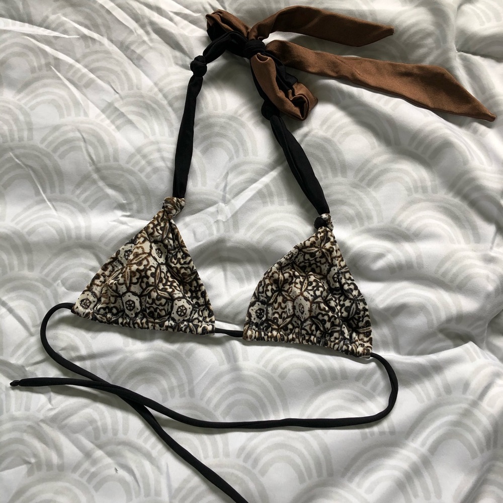 Boom-boom bikini top size small